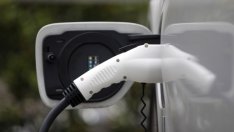 Li Auto набра 1,5 млрд. долара от листването си на борсата в Хонконг