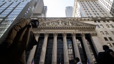 Какво означава понижението на кредитния рейтинг на САЩ за пазарите?