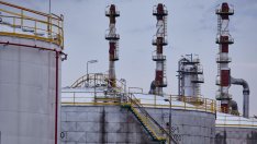 Петролът прекъсва серията от три поредни сесии на спад с фокус върху Иран*