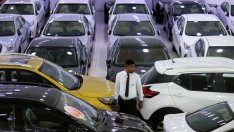 Индийският автомобилен пазар се свива заради финансови и регулаторни заплахи