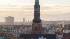 Фондовете в най-добрата пенсионна индустрия в света се насочват към имотите