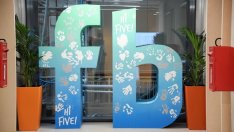 Facebook подготвя собствен гласов асистент