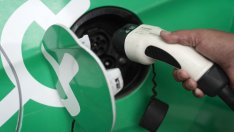 Индонезия преговаря с европейски автопроизводители за инвестиции в електромобили