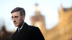 Заплахите на Мей за дълъг Brexit започват да дават резултати сред евроскептиците