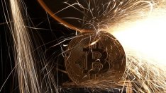 Желанието за контрол над биткойна продължава да го обезценява