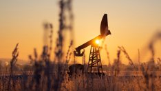 Петролът поевтинява след сигнали за успокояване на напрежението  в Близкия изток*