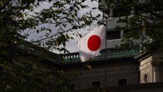 Японската централна банка бори покачващите се лихви с ликвидна инжекция