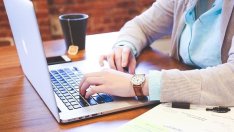 КЗП забрани на онлайн търговци да лъжат, че доставят безплатно продукти