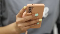 Непълнолетни потребители в социалните мрежи показват големи нарушения в Австралия