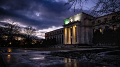 Фед ще запази търпение пред подобряващите се икономически данни