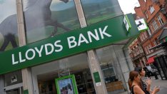 Затягането на колана се отплаща на Lloyds