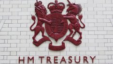 Британският бюджетен дефицит расте, докато Лондон готви енергийни компенсации