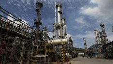 Сделките в петролния сектор вървят към първия си годишен ръст от 2014 г.