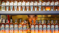 Печалбата на производителя на Johnnie Walker расте леко