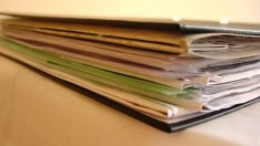 Осем хартиени удостоверения могат да се набавят от администрацията по електронен път