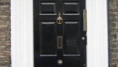 Имотите на номер 13 по-евтини от съседните