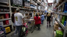 Икономиката на Аржентина се свива с по-малко от очакваното през октомври