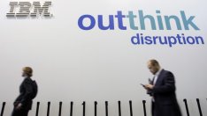 IBM отчете най-слабите си приходи за тримесечие от 14 години насам