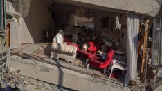 Спасителните операции в Турция и Сирия продължават, докато броят на жертвите расте