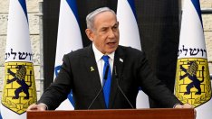 Нетаняху между чука и наковалнята