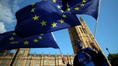 Лондон се противопостави на предложения от Туск краен срок за напредък по Brexit