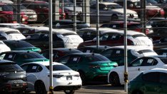 Stellantis е изправена пред дилема с марките, докато търси нов изпълнителен директор