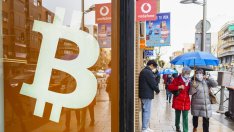 Разпродажбите на криптовалути продължават втора седмица