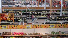 Близо половината британци свиват покупките си на храна