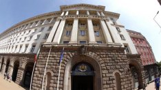 Правителството ще тегли държавен дълг до 3,8 млрд. евро
