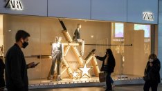 Омикрон е натежал на продажбите на собственика на Zara през коледното тримесечие