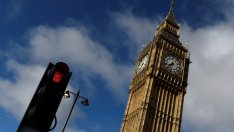 Таймс: Лондон може да разкрие руски олигарси, криещи активи в нейни територии