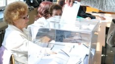 Няма да има втора урна за гласуване в изборните секции зад граница