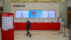 UniCredit се завърна към печалбата след най-лошата си загуба от три години