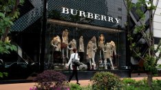 Burberry се съюзява с онлайн търговеца на дребно Farfetch