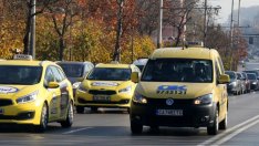 Таксиметрови и автобусни превозвачи искат компенсации заради цените на горивата