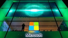 Как Microsoft се превърна в любимия технологичен гигант на Вашингтон?