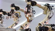 Северноамериканските компании за поредна година са направили рекордни поръчки на роботи