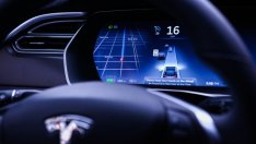 Tesla води в класацията за катастрофи при коли с ADAS системи