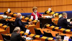 ЕК иска да пребори кризата със 750 млрд. евро и историческо задлъжняване 