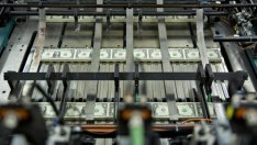 Масовите фалити няма да спрат централните банки да задържат ниски лихвите