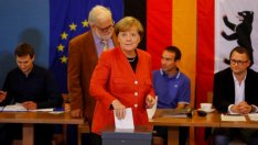 Партията на Ангела Меркел печели убедително изборите в Германия*