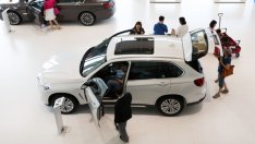 Германските марки владеят корейския пазар на вносни автомобили през март
