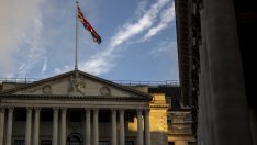 АЦБ остави лихвите без промяна за пръв път от почти 2 години