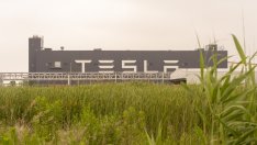 Tesla тихомълком се приближава до решение, което ще промени цялото ѝ производство
