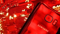 Samsung отбелязва 10-годишнината на Galaxy S с 5G телефон с шест камери?