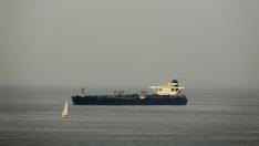 Доставчиците на морски услуги си отдъхват заради тавана на цените на руския петрол за износ