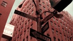 Пет банки искат да купят рискови активи на AIG