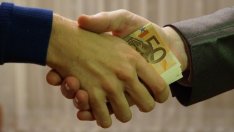 Корупцията е сред трите основни проблема на България, смятат 36% от българите