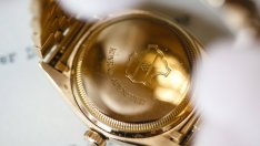 Часовникът на Джеймс Бонд бе продаден за 150 хил. евро 