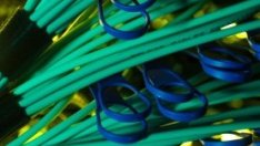 Центровете за данни печелят от блокадите